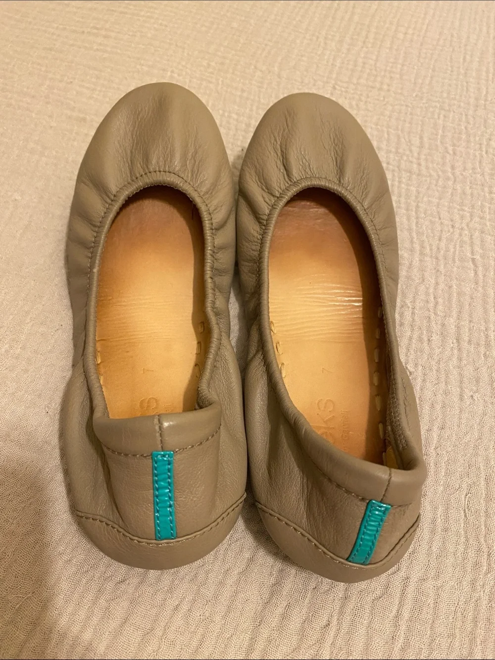 Tieks Taupe Leather Ballet Flats — Neutral Slip-Ons. Size 7